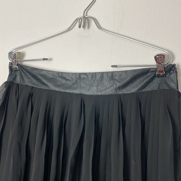 🖤 BCBGENERATION chiffon pleated high low hem mini skirt goth emo core medium 🖤 - Picture 2 of 5